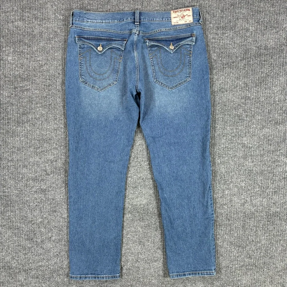True Religion GENO Relaxed Slim Jeans Mens Size 40 Medium Wash Denim Stretch